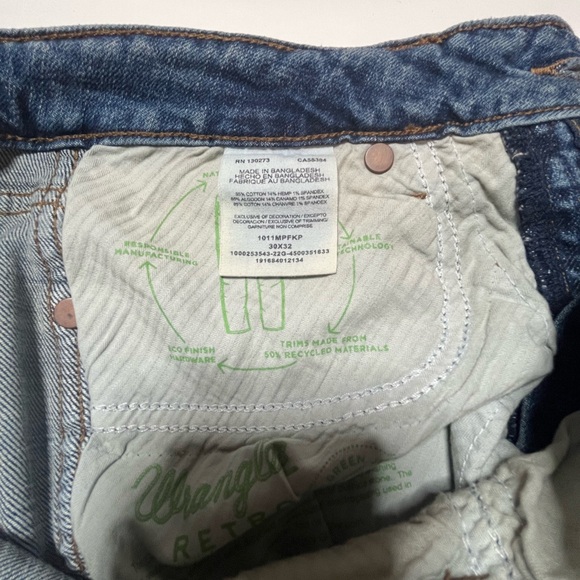 Wrangler Retro Flare Leg Stretch Jeans NWT 30x32 - Picture 10 of 14